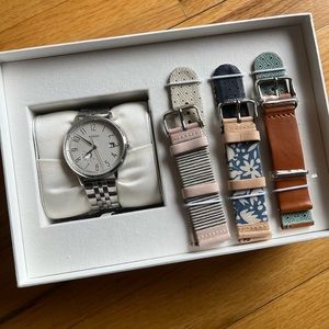 Women’s fossil watch with interchangeable bands